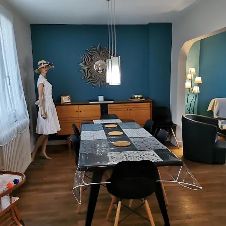 Dom wakacyjny Authentique 1950 Futuroscope Aquascope, 1a9prsn, 3 Pkg, 3 Etoiles A 6prsn Et 3 Appoints Eco-responsable