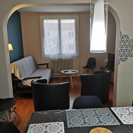 Dom wakacyjny Authentique 1950 Futuroscope Aquascope, 1a9prsn, 3 Pkg, 3 Etoiles A 6prsn Et 3 Appoints Eco-responsable *